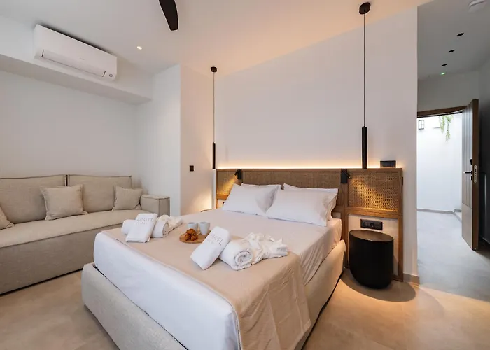 Karavel - Old Town Boutique Hotel de apartamente 4*