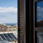 Karavel - Old Town Boutique Aparthotel